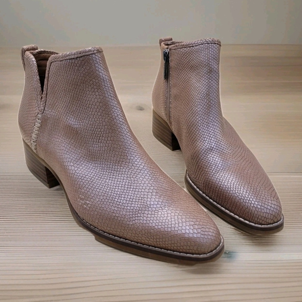 Sarto By Franco Sarto Asti Bootie In‎ Taupe Snake Print Leather  Size 6M Studded